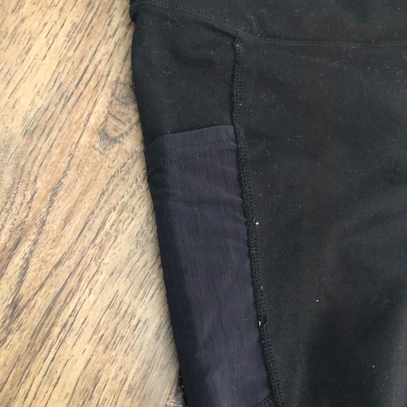 Black mesh fabletics leggings - Picture 3 of 5